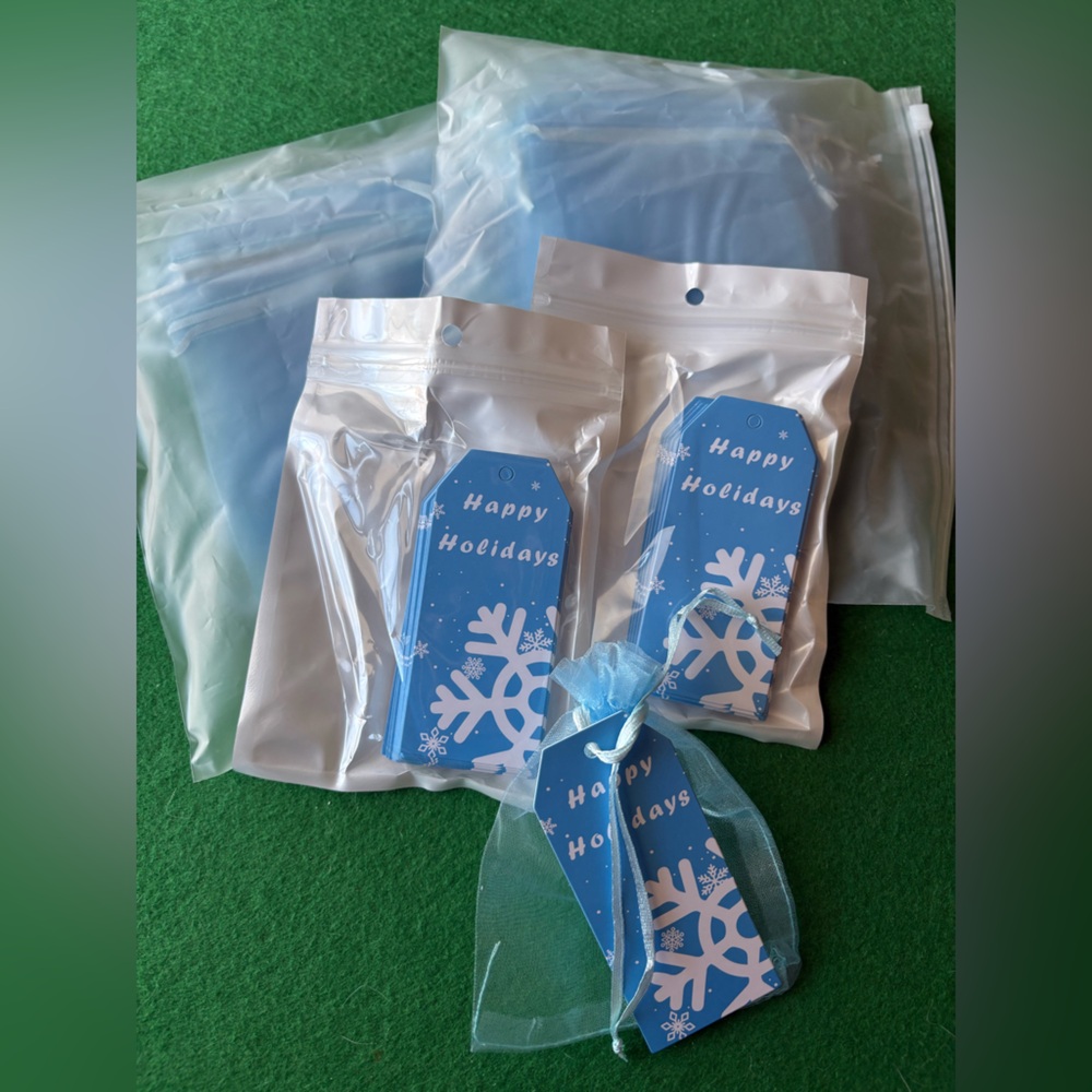 40 bags and gift tags - ❄️ Happy Holidays